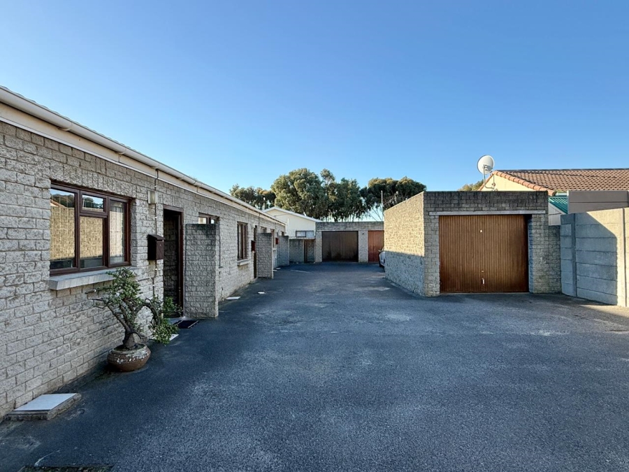 2 Bedroom Property for Sale in Table View Western Cape